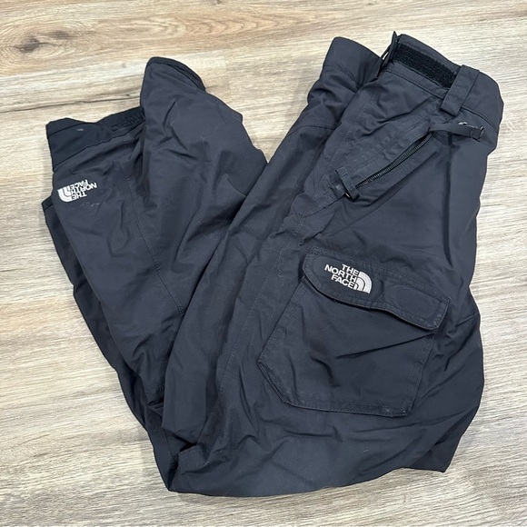 {preloved} Boy’s The North Face Snow Pants - Picture 3 of 12